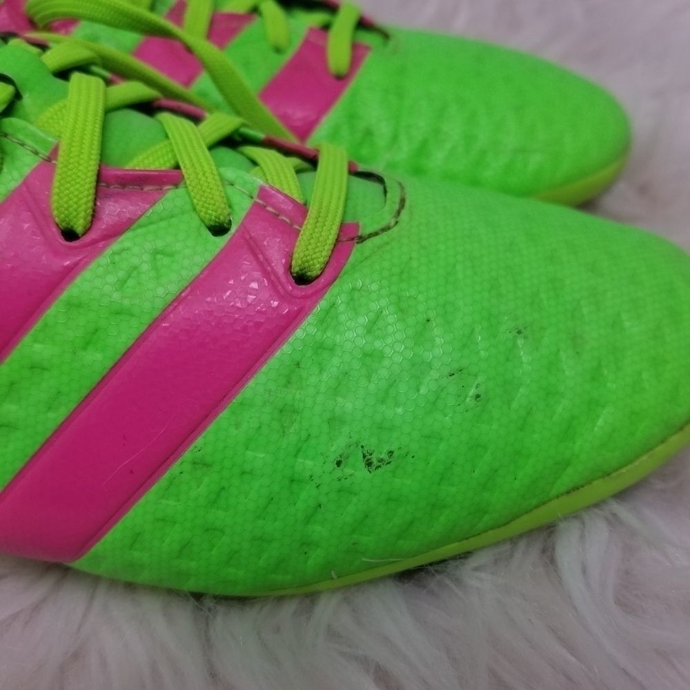 ADIDAS CLEATS. SIZE 6 - Picture 4 of 14